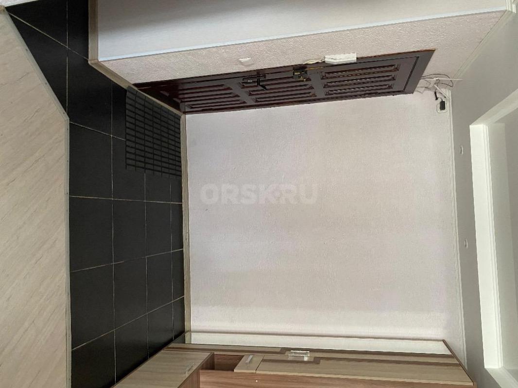 Продам квартиру в центре ,ремонт ,мебель . - Орск