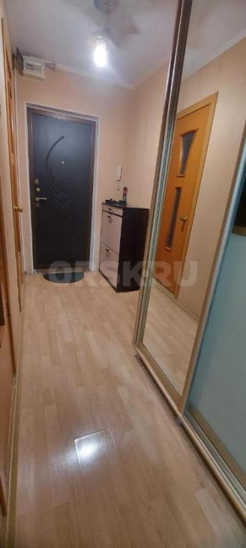 Продам отличную однокомнатную квартиру, 6/9 этаж, ул. - Орск