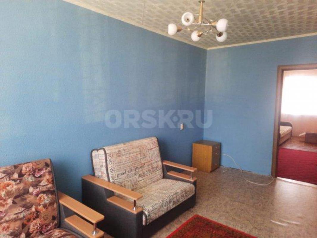 ГПродается  просторная 2-х комнатную квартиру по адресу: ул. - Орск