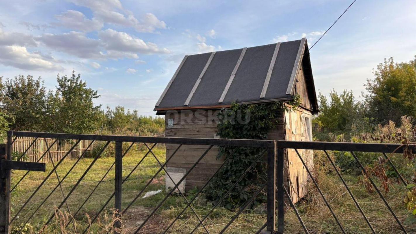 Продам сад за рукавом остановка 4-я садовая - Орск