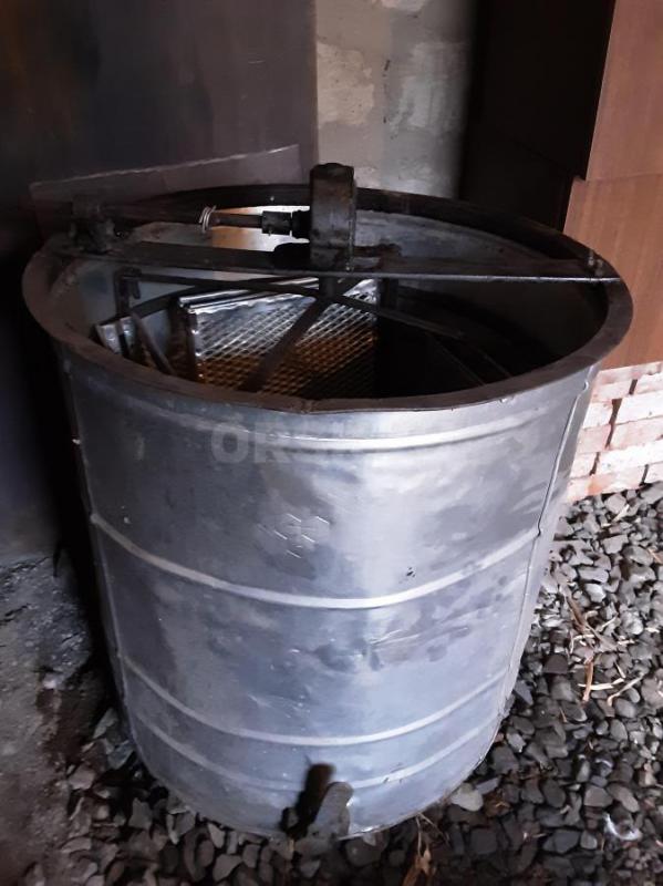 Продам ульи 1/2/3 корпусные б/у 1000 р.,медогонку - Орск