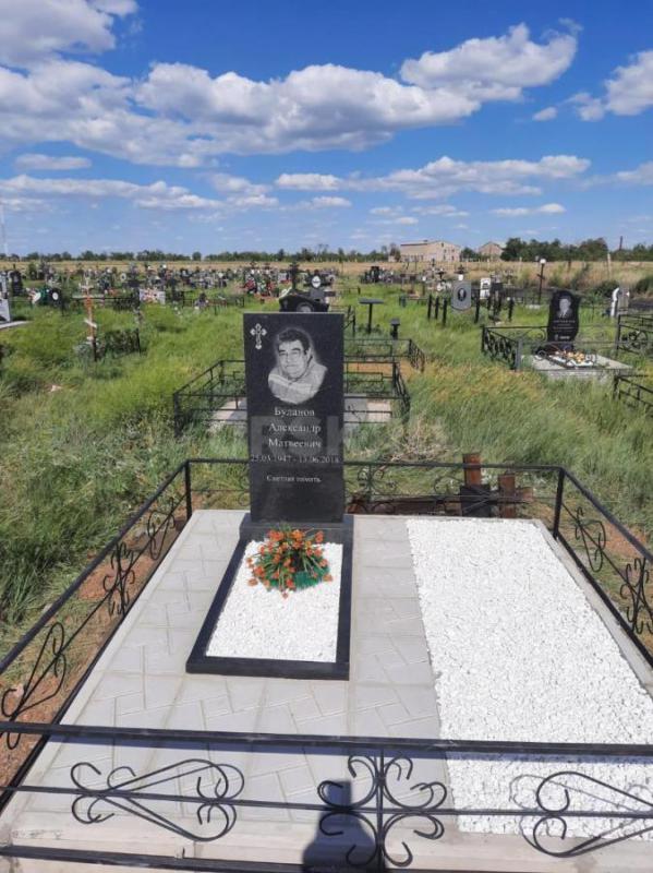 Памятники на могилу из гранита,а также благоустройство захоронений по САМЫМ НИЗКИМ ЦЕНАМ В ГОРОДЕ!!! - Орск