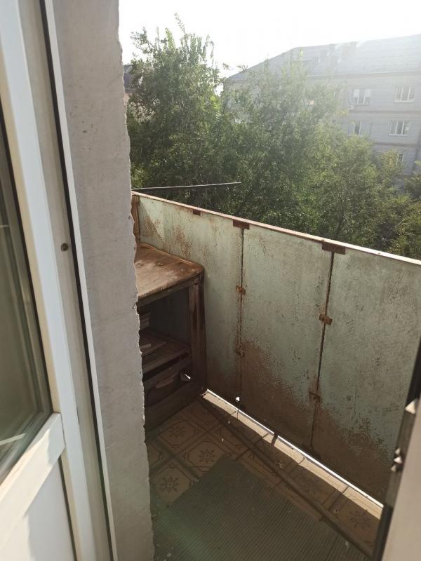 Продается светлая 2-комнатная квартира  в тихом спальном районе по привлекательной цене по адресу: г - Новотроицк