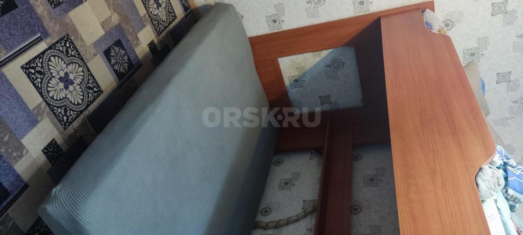 Продам двухярусную кровать верх кровать них раскладной диван - Орск