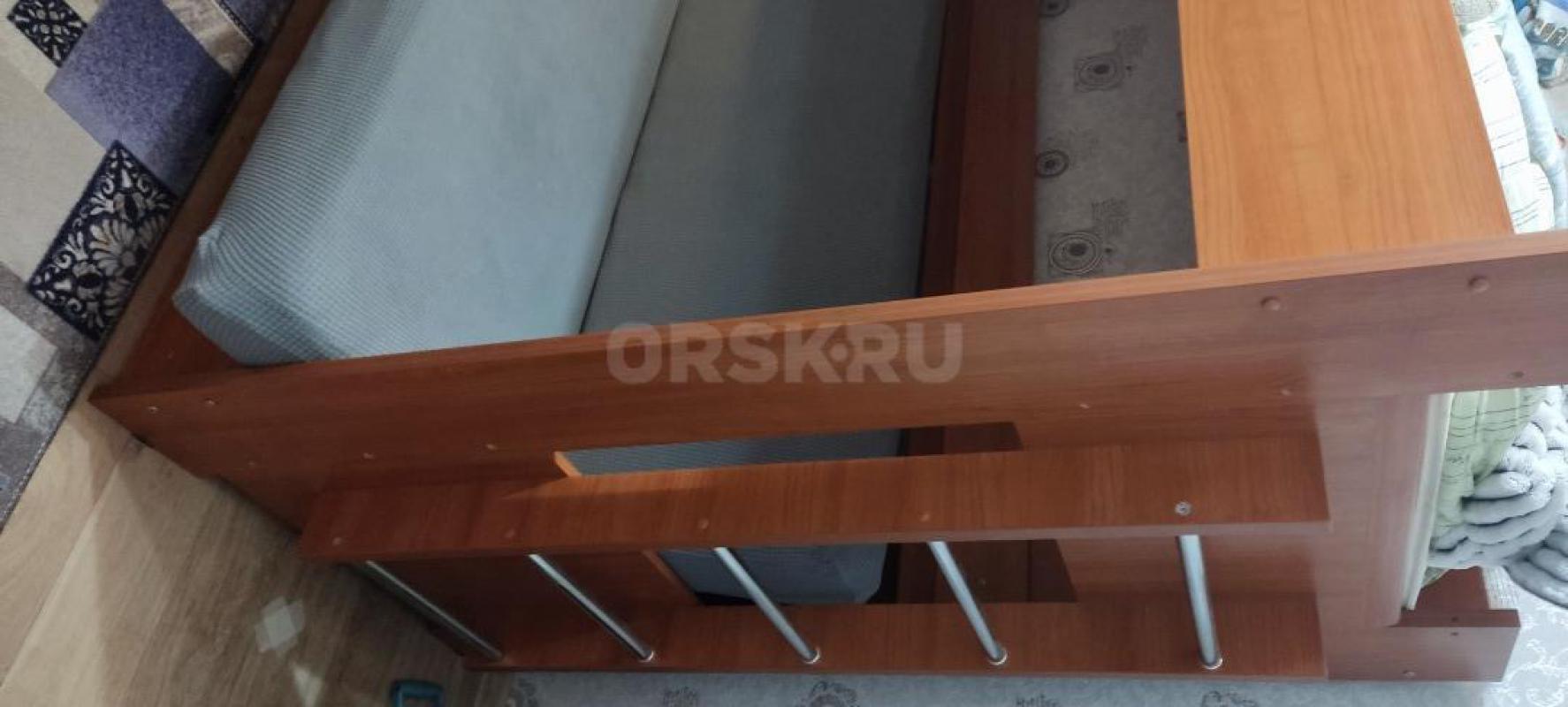 Продам двухярусную кровать верх кровать них раскладной диван - Орск