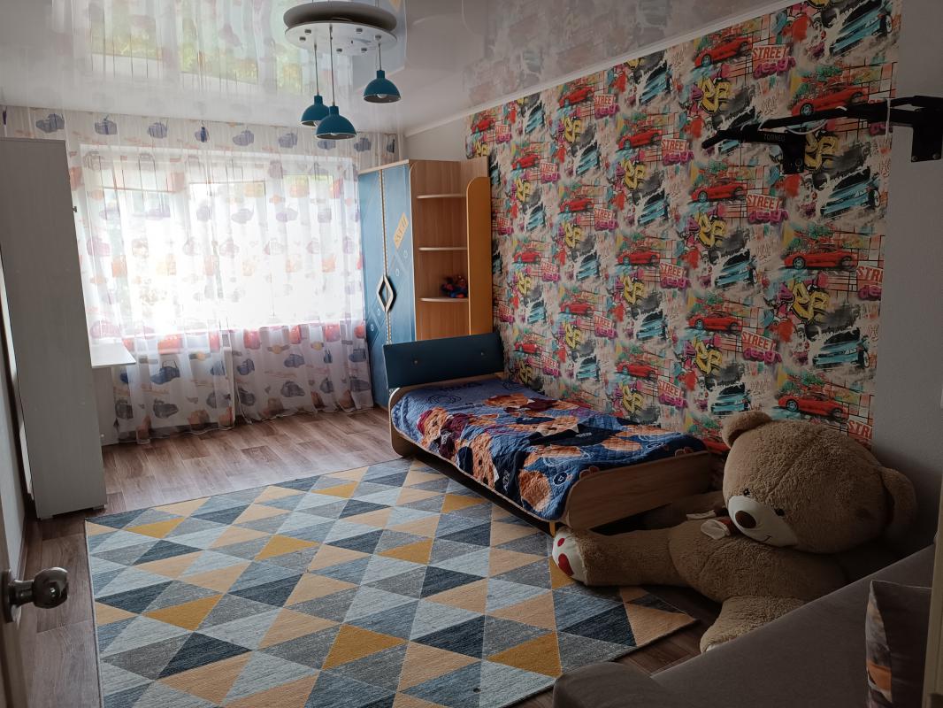 Сдается в аренду 2-х комнатная квартира (распашонка) на 3 этаж 5-ти этажного дома(Гагарина 19). - Новотроицк