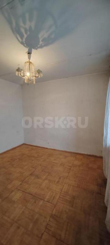 Продается 2-комнатная квартира на 4 этаже кирпичного дома. - Орск