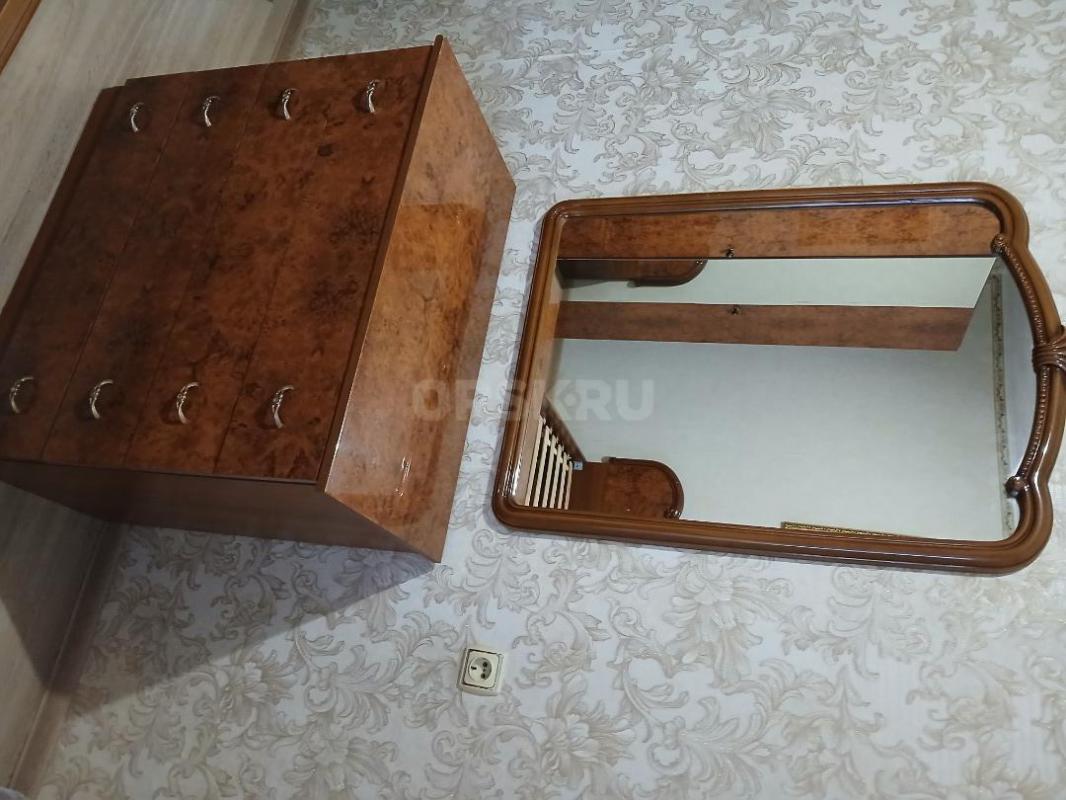 Спальный гарнитур, кровать 200*160,  шкаф 220*125,  комод 80*86, зеркало, состояние хорошее. 17000 р - Орск