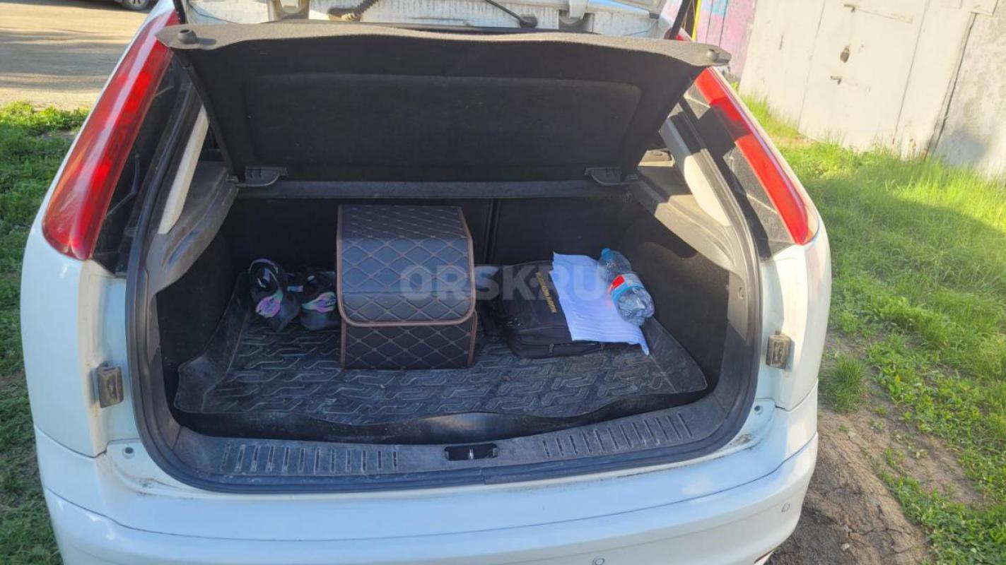 Продам ford focus 2 в редком 3 дверном кузове, с самым неприхотливым двигателем в 100 л.с. - Орск