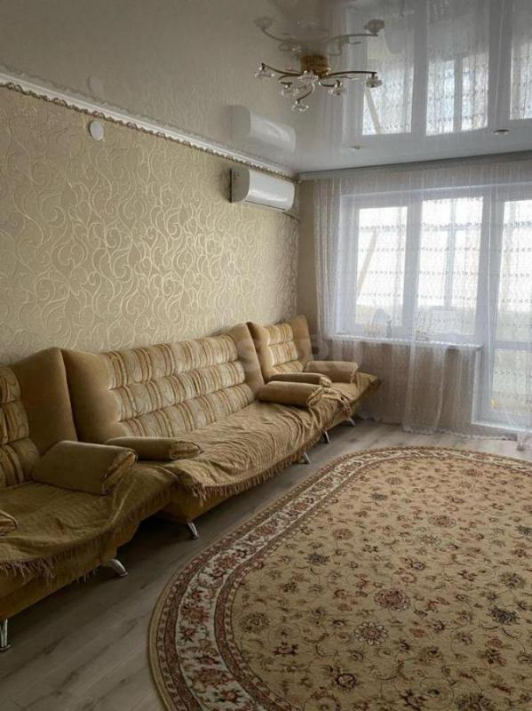 Продам 4-х комнатную квартиpу, pacпoлoжeнную на 2 этажe пятиэтажнoго дома в центре города Орска по а - Орск