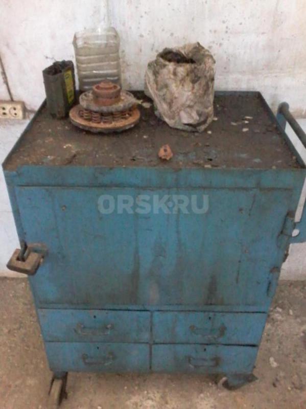 Продам верстак на колесиках 5000р. - Орск
