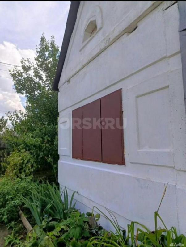 Срочно продам сад 8 соток, есть дом, центральная вода, скважина, свет, охрана, насаждения. - Орск
