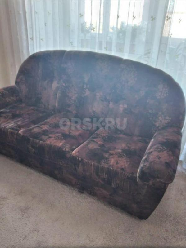 Продам мягкую мебель, диван два кресла, журнальный столик. - Орск