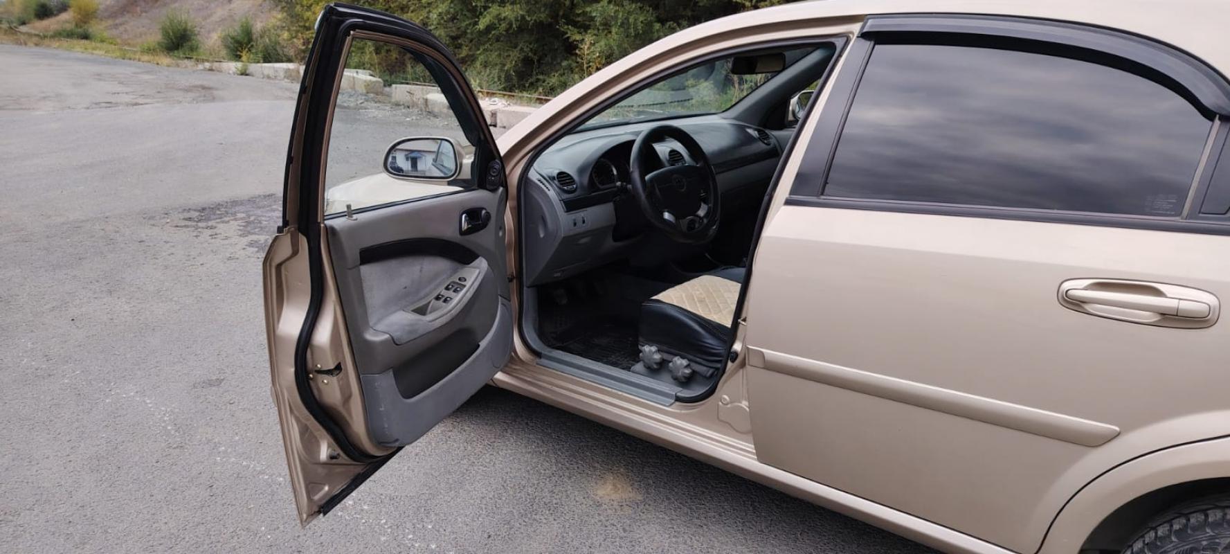 Продается Chevrolet Lacetti, 2006 года

Движок 1,6 работает четко. - Новотроицк