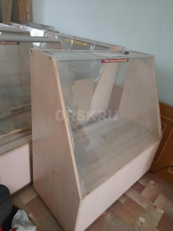 Продам б/у витрины (торговый прилавок), ширина 1,2м и 0,9м, 10 штук, цена 3000 руб. - Орск