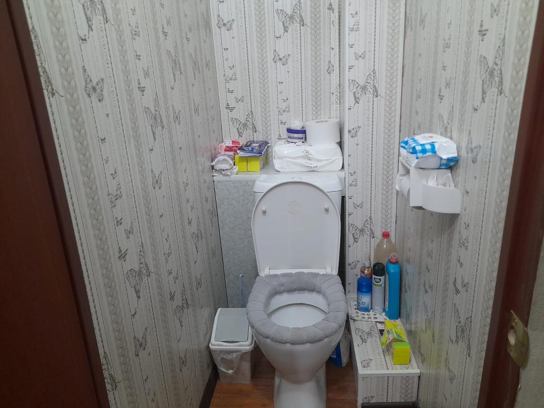 В связи с отъездом из города, продаю 3- комнатную квартиру улучшенной планировки. - Новотроицк
