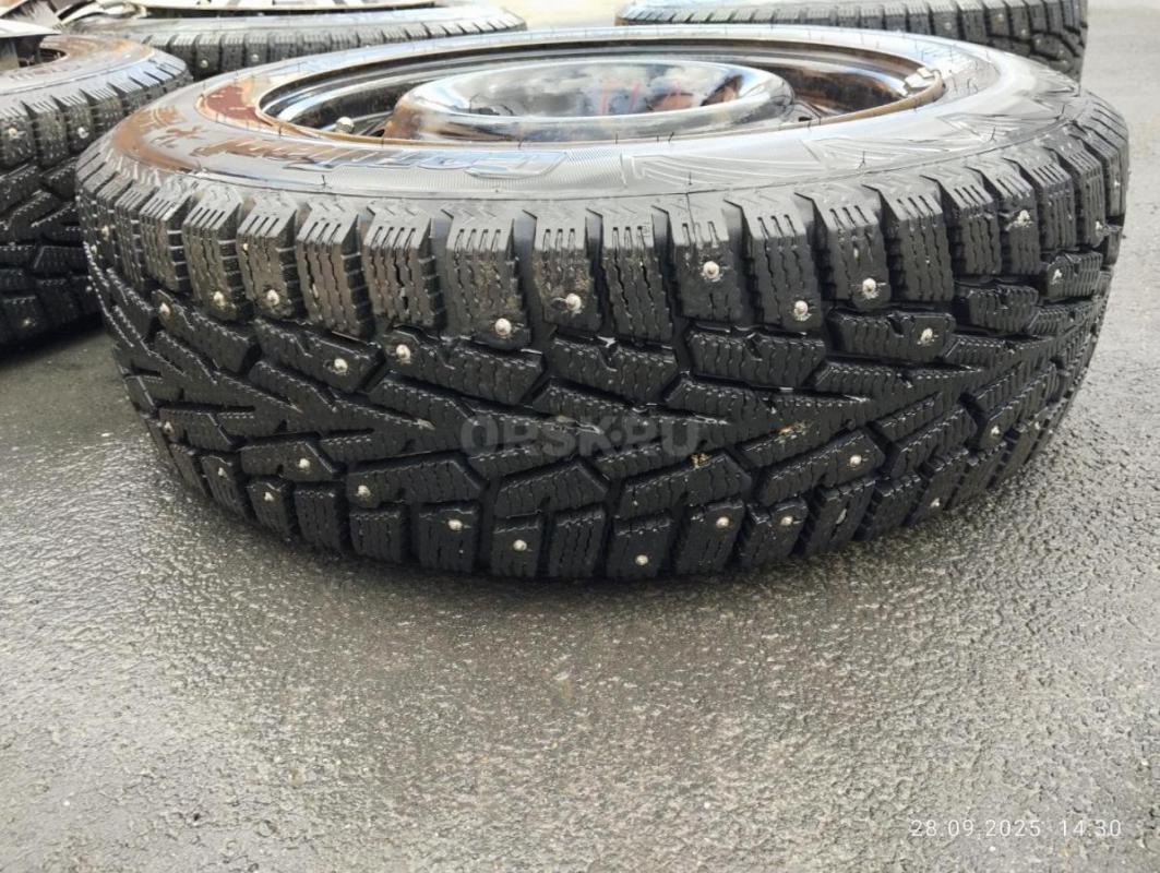 Продам зимние колеса R15 , на штампованных Ниссановских дисках, колпаки в подарок.. - Орск