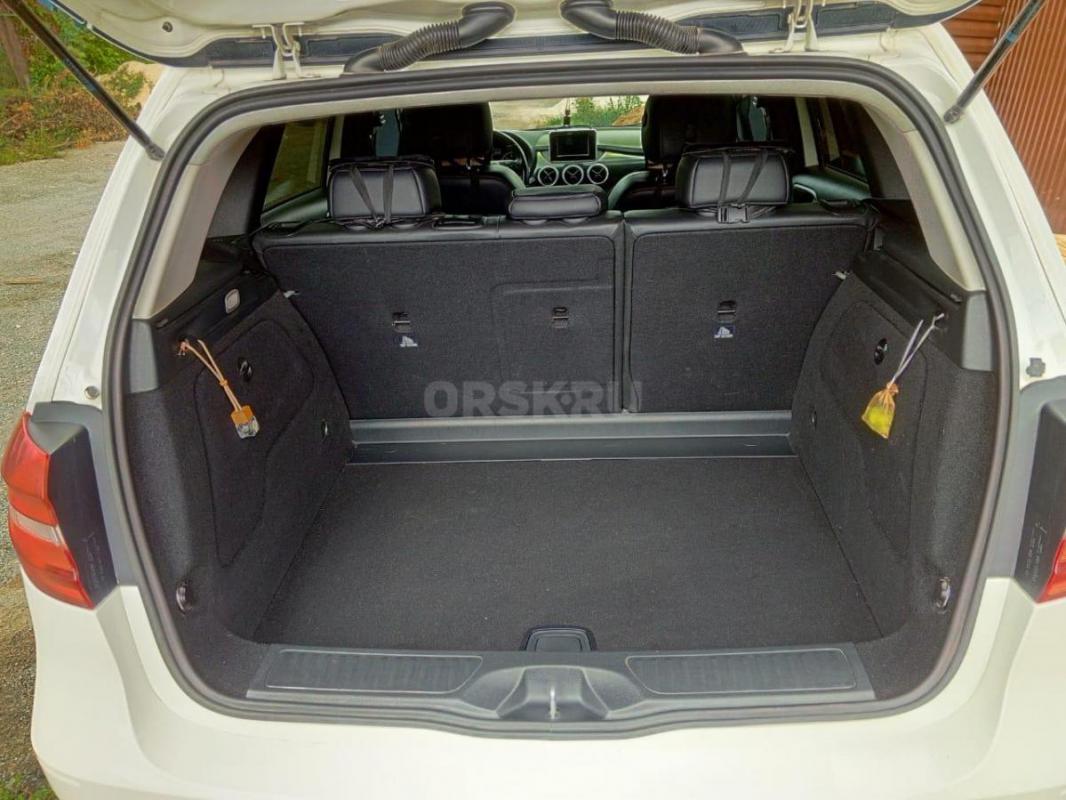 Срочно продам Mercedes-Benz b180 в отличном состоянии. - Орск