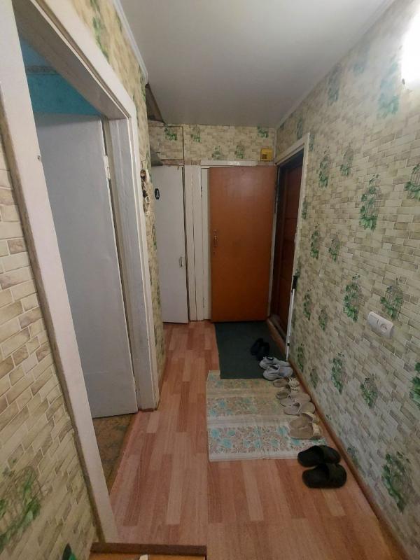 Продается 4-комнатная квартира с раздельными ходами по адресу: г. - Новотроицк