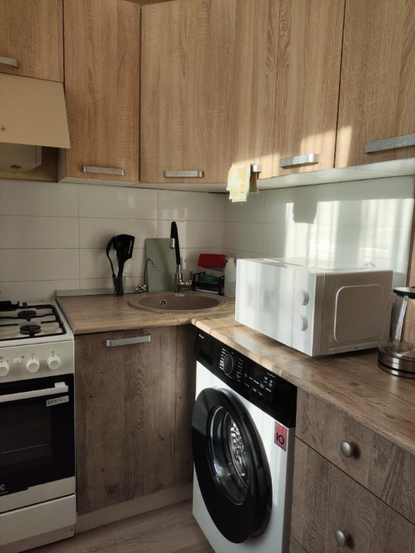 ПРОДАЕТСЯ 2Х-КОМНАТНАЯ В ЦЕНТРЕ Г. - Новотроицк