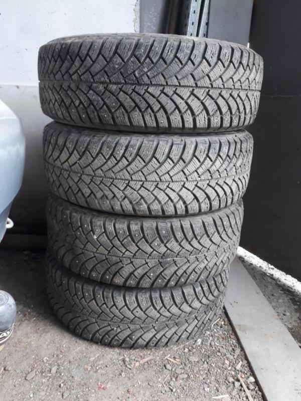 Зимние шины Bf Goodrich 215/65 R16 в хорошем состоянии, без грыж и порезов, цена комплект - Орск