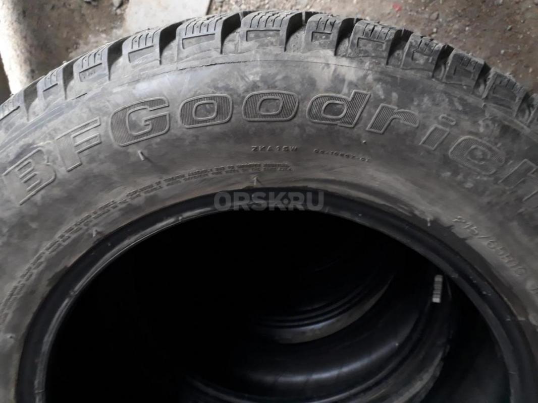 Зимние шины Bf Goodrich 215/65 R16 в хорошем состоянии, без грыж и порезов, цена комплект - Орск