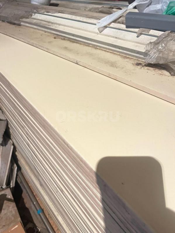 Продам гипсакартон акриловый в месте с крепежом в наличии 60листов 3000*1200 - Орск
