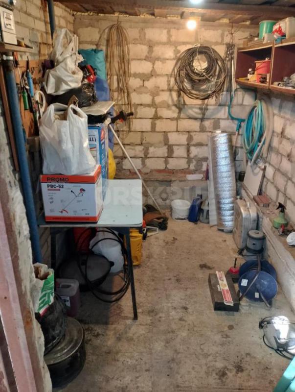 Продам садовый участок 6 соток в СНТ Урал, на участке находится небольшой домик с кладовой, баня, ду - Орск