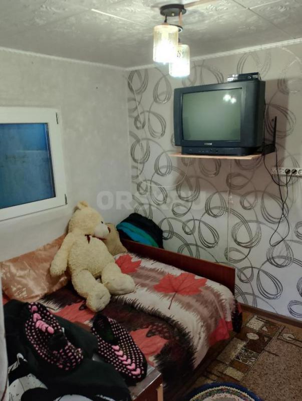 Продам садовый участок 6 соток в СНТ Урал, на участке находится небольшой домик с кладовой, баня, ду - Орск