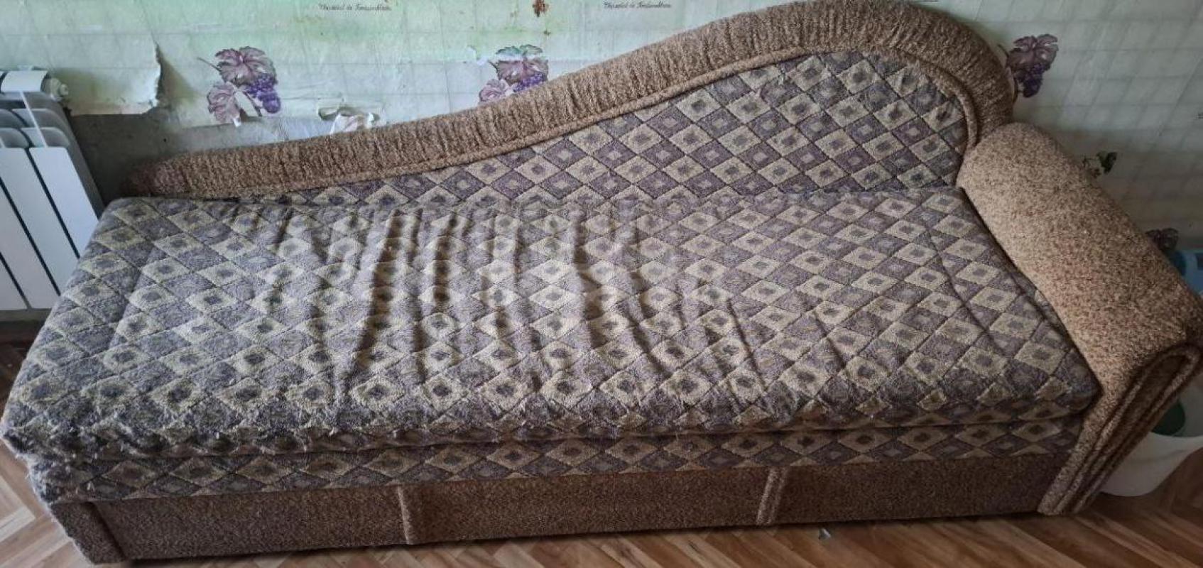 Диван раскладывается в ширину получается двойное спальное место. - Орск
