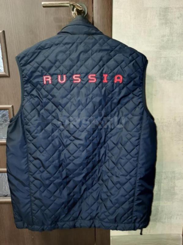 Продам спортивный костюм и жилет Форвард 50 р. - Орск