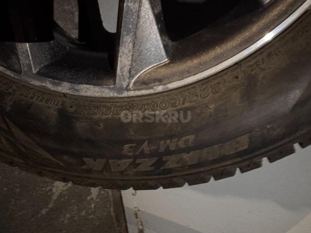Продам отличные японские шины Bridgestone DM-V3 225/60 R17 (производство именно Япония) на дисках J7 - Орск