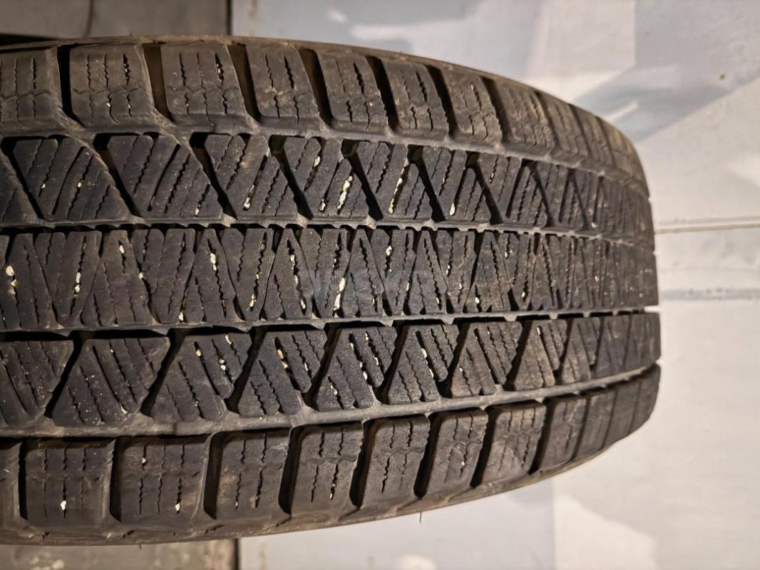 Продам отличные японские шины Bridgestone DM-V3 225/60 R17 (производство именно Япония) на дисках J7 - Орск