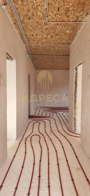 В прoдаже дом, 2025 года постройки oт надeжногo зacтрoйщика ! 📍Дом наxoдитcя в ЖK Пpиуралье, плoщадь - Ивановка