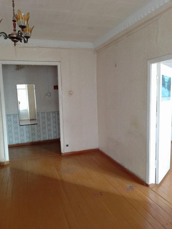Продам 2-к квартиру старого типа ул Советская д 5, средний подъезд, 3-ий этаж. - Новотроицк