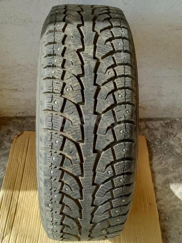 Продам комплект зимней шипованной резины  Hankook  225/60  R17, в отличном состоянии. - Гай