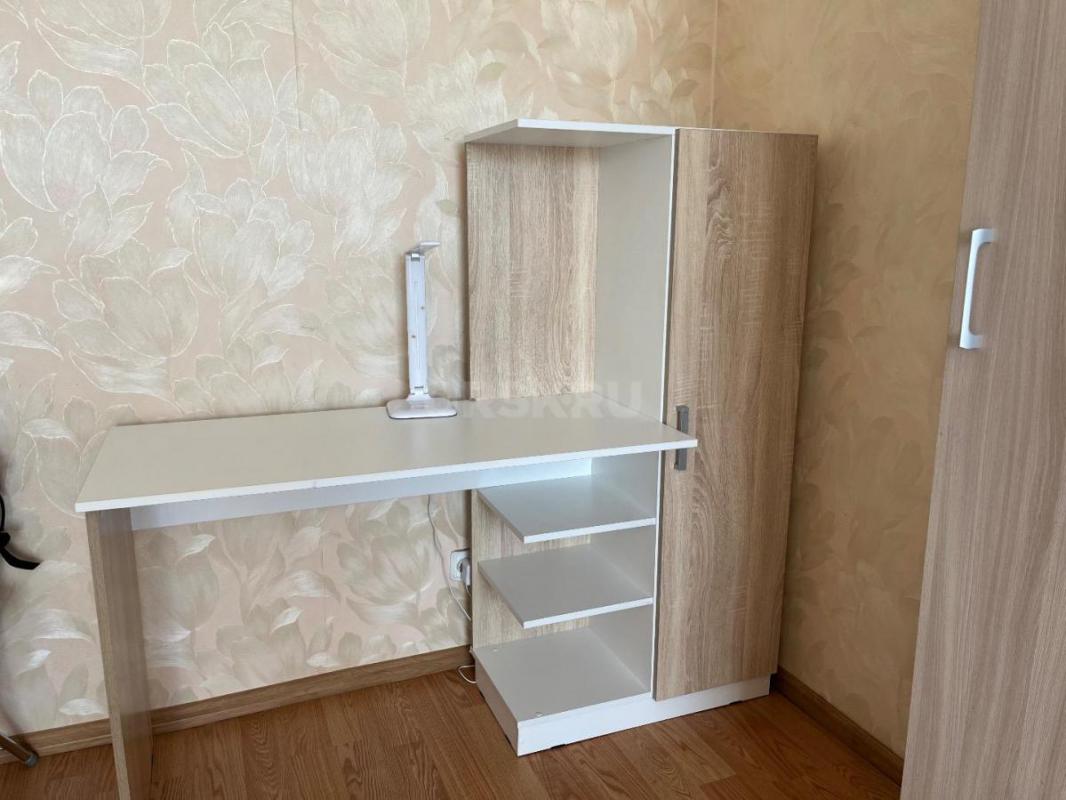 Продам компьютерный (письменный) стол б/у в отличном состоянии. - Орск