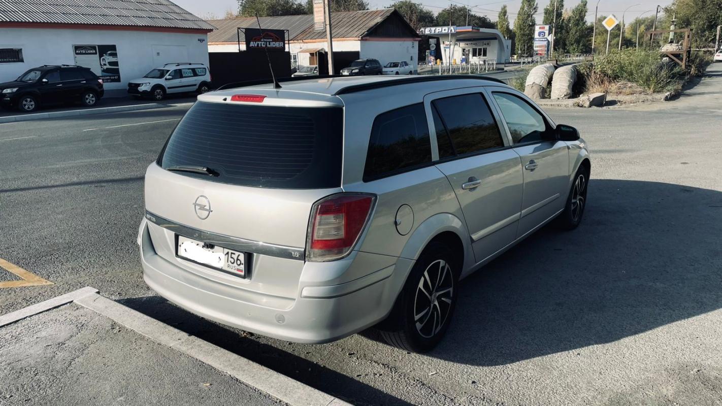 Продается Opel Astra, 2008 года

__АВТОМАТОМАТИЧЕСКАЯ__

ДВС 1,6/ 115л.с.,

ГУР,

ABS,

климат- конт - Новотроицк