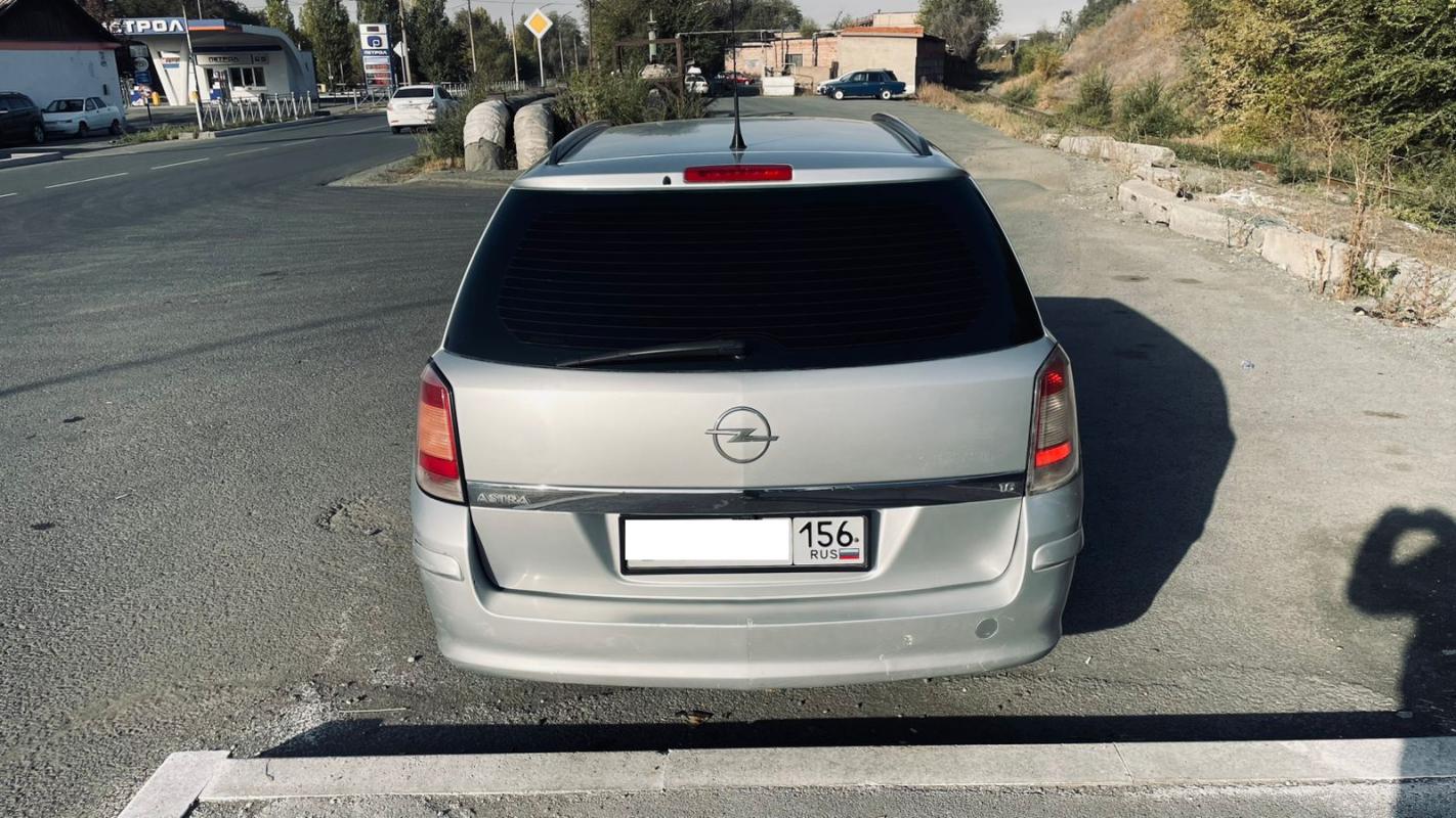Продается Opel Astra, 2008 года

__АВТОМАТОМАТИЧЕСКАЯ__

ДВС 1,6/ 115л.с.,

ГУР,

ABS,

климат- конт - Новотроицк