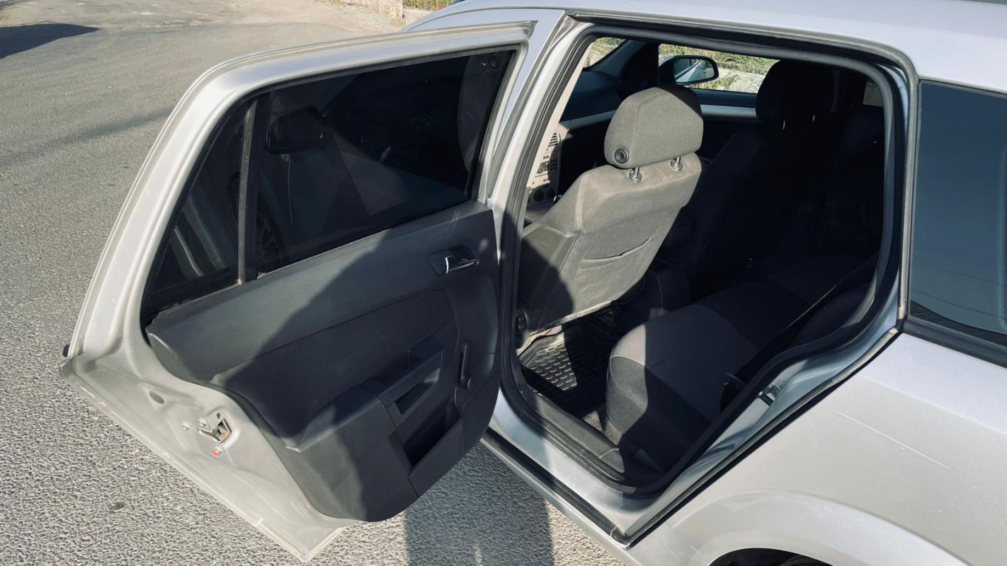 Продается Opel Astra, 2008 года

__АВТОМАТОМАТИЧЕСКАЯ__

ДВС 1,6/ 115л.с.,

ГУР,

ABS,

климат- конт - Новотроицк
