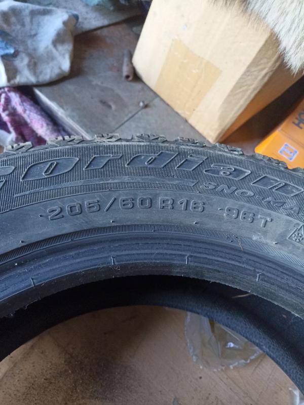 Продам комплект зимних шипованных а/шин Кордиант SNO - MAX размер 205/60 R 16, б/у 1.5 сезона. - Орск