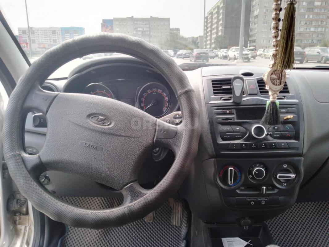 Продам автомобиль в нëм установлены:сигнализация Стар Лайн с авто запуском, антикор, защита двигател - Орск