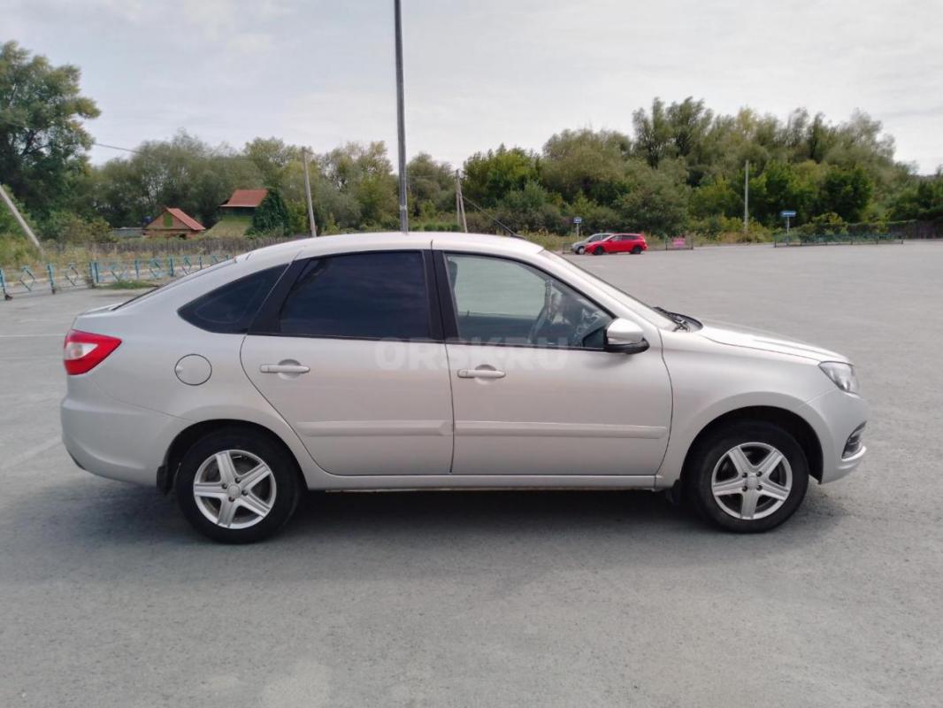 Продам автомобиль в нëм установлены:сигнализация Стар Лайн с авто запуском, антикор, защита двигател - Орск