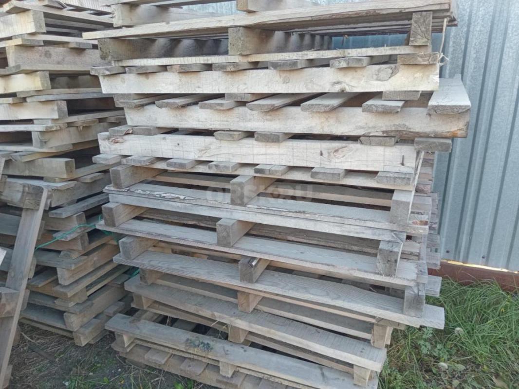 Продам: камни, шпильки с гайками, поддоны1.2×1.2м -30шт по100р. - Орск