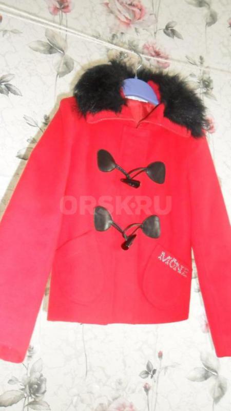 Продам теплое осеннее пальто на девочку, рост 128-134 см, состояние нового, рукава подворачиваются. - Орск