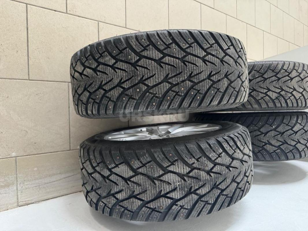Колеса в сборе с Camry 70 
Резина зимняя r17 225/50 в идеальном состоянии 
Диски оригинальные с да - Орск