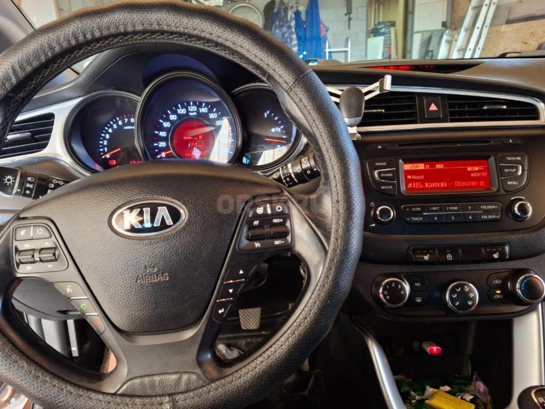 киа сид универсал в шикарном увете, отличное состояние, в родном окрасе, очень бережная эксплуатация - Орск