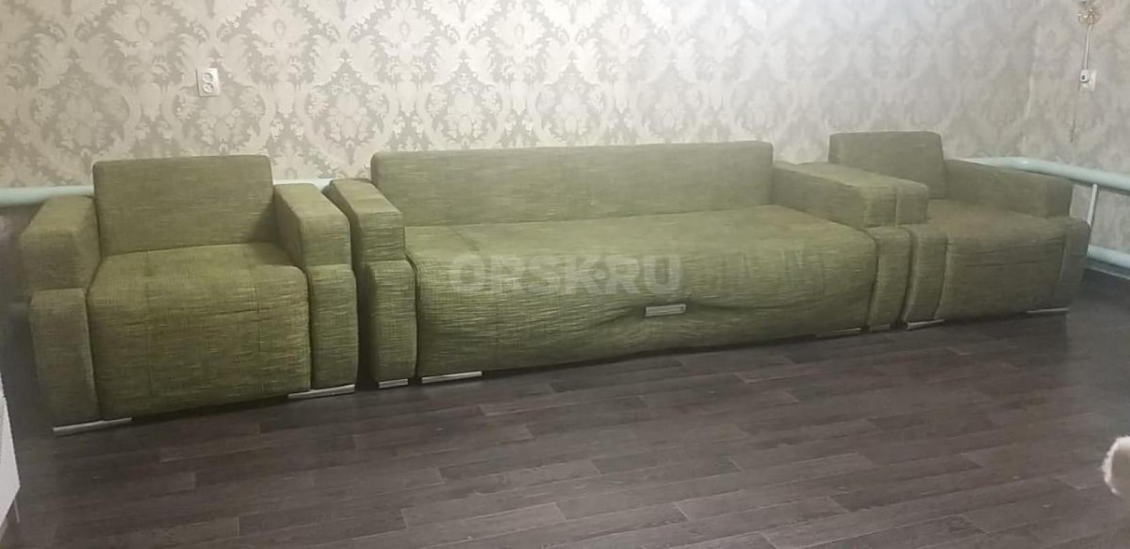 Диван &quot;Книжка&quot; и два кресла. - Орск