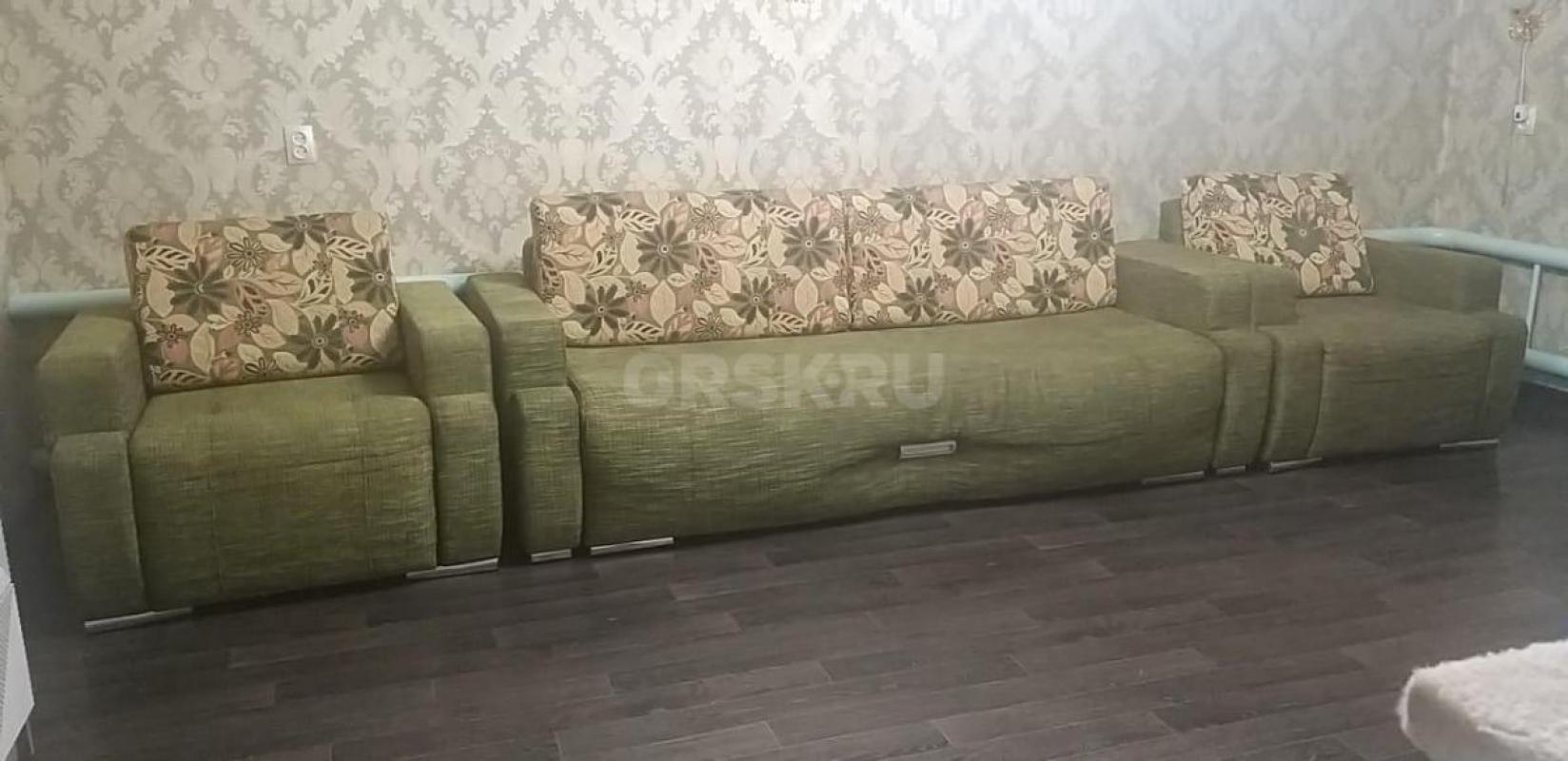 Диван &quot;Книжка&quot; и два кресла. - Орск