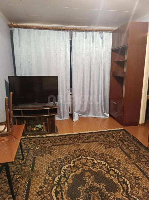 Сдам 2-х комнатную квартиру 2/5 этаж,район жд станция Орск,просвещения 64,рядом магнит,пятерочка,пол - Орск